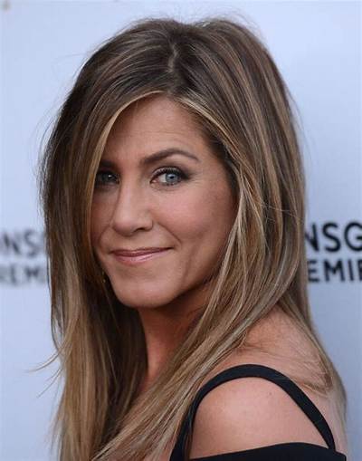 Jennifer Aniston Probably Wore an off-the-Rack Wedding Dress & J. Crew Veil