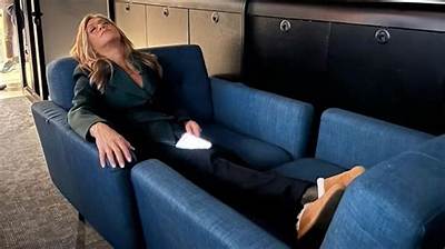 Jennifer Aniston Sleeps a Lot: ‘I Feel It When I Don’t Get Enough Rest’
