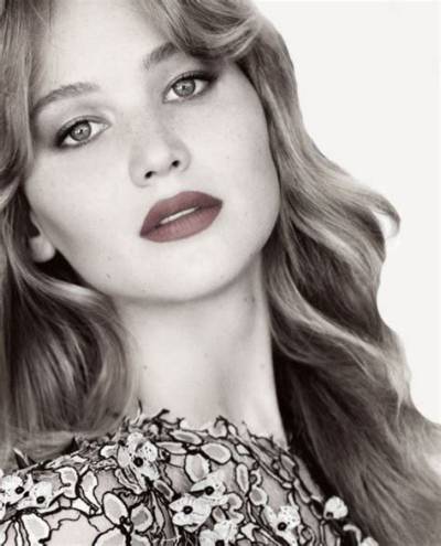 Jennifer Lawrence Covers Vogue Uk: Genuinely Lovely or Slightly Trashy?