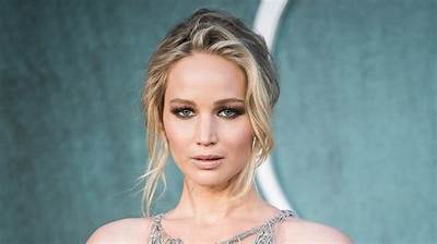 Jennifer Lawrence Net Worth: Lifestyle & Career