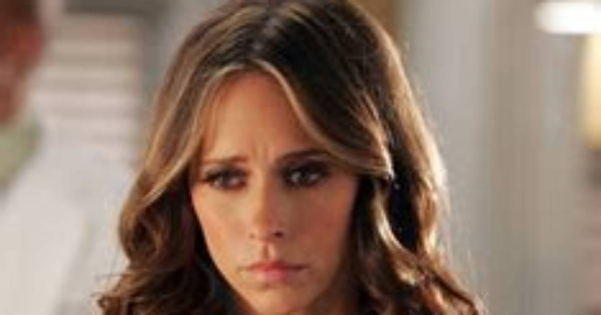 Jennifer Love Hewitt Thinks Two Ghosts Live in Her House