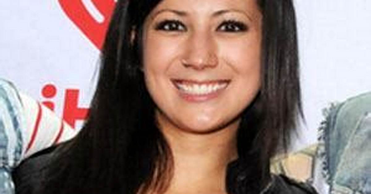 Jess Bowen - Age, Family, Bio