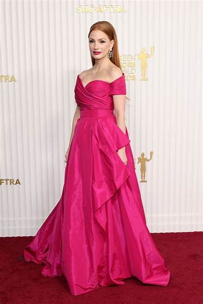 “Jessica Chastain Wore Zuhair Murad to the ‘It: Chapter 2’ Premiere” Links