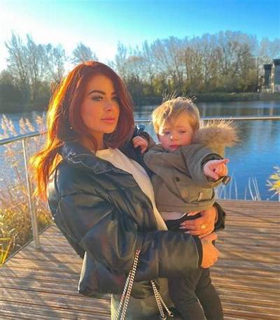 Jessica Hayes - Age, Family, Bio