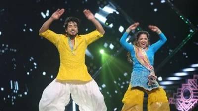 Jhalak Dikhhla Jaa 10: Family Special Episode Continues 18-9-2022 Written Update