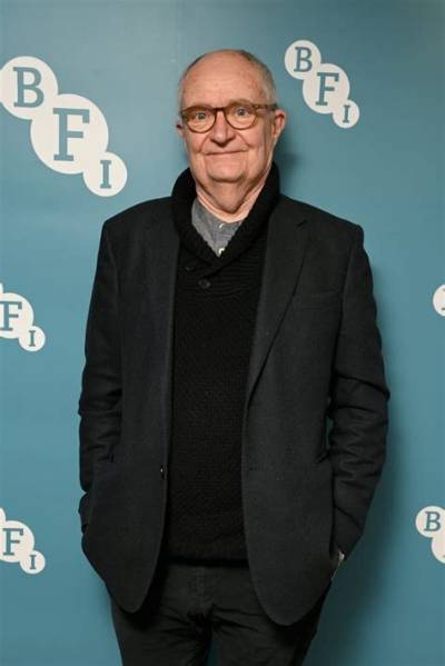 Jim Broadbent Height, Weight, Net Worth, Age, Birthday, Wikipedia, Who, Nationality, Biography
