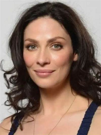 Joanne Kelly Net Worth - Wiki, Age, Weight and Height, Relationships, Family, and More