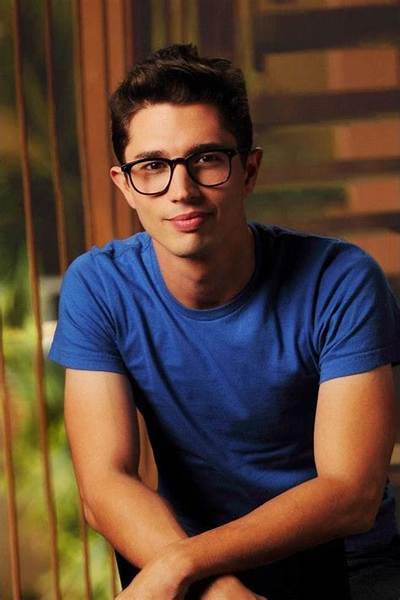 Joe Dinicol Height, Weight, Net Worth, Age, Birthday, Wikipedia, Who, Nationality, Biography
