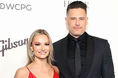 Joe Manganiello and New Girlfriend Caitlin O’connor Make Their Red Carpet Debut