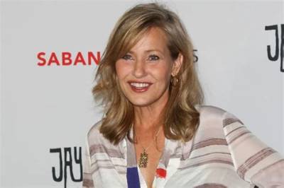 Joey Lauren Adams Net Worth - Wiki, Age, Weight and Height, Relationships, Family, and More