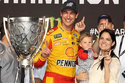 Joey Logano - Age, Family, Bio
