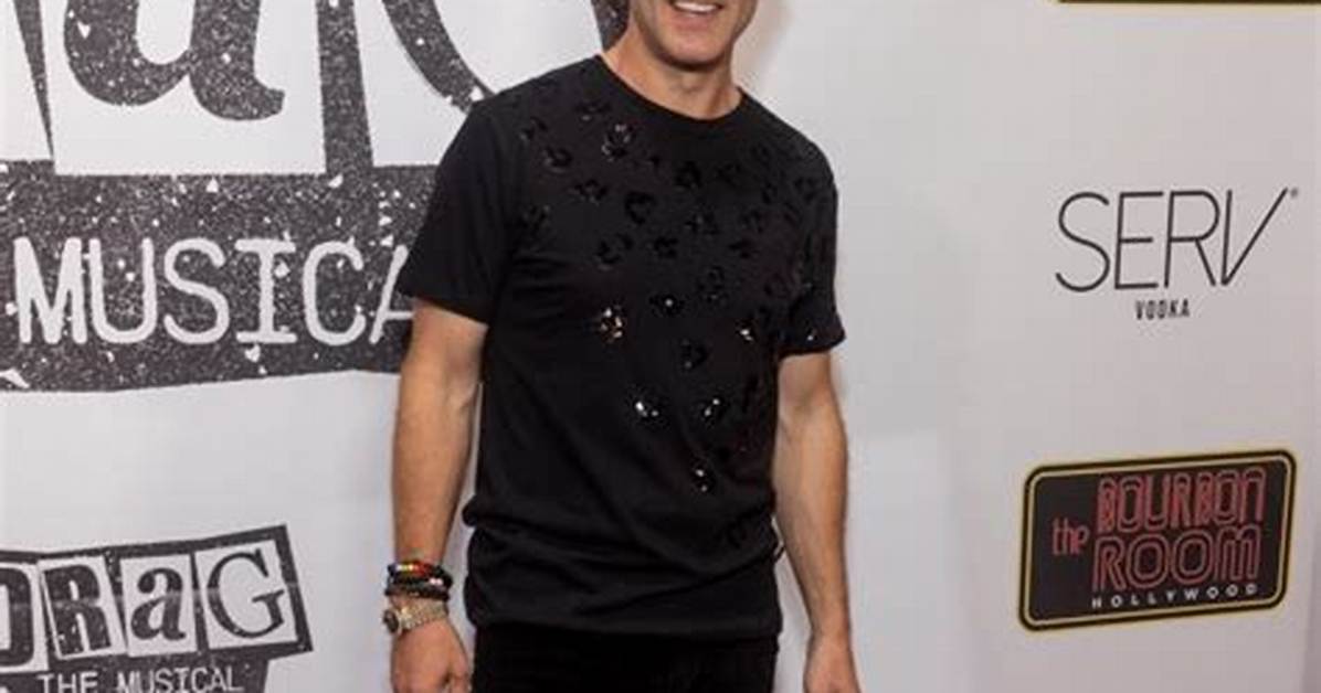 Joey Mcintyre Height, Weight, Net Worth, Age, Birthday, Wikipedia, Who, Nationality, Biography