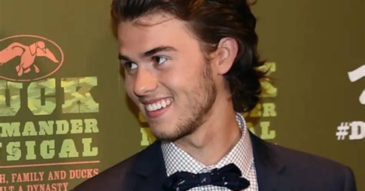 John Luke Robertson Net Worth - Wiki, Age, Weight and Height, Relationships, Family, and More