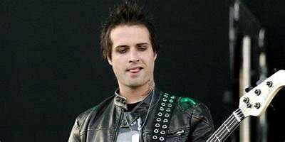 Johnny Cyrus - Age, Family, Bio