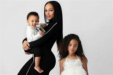 Joie Chavis - Age, Family, Bio