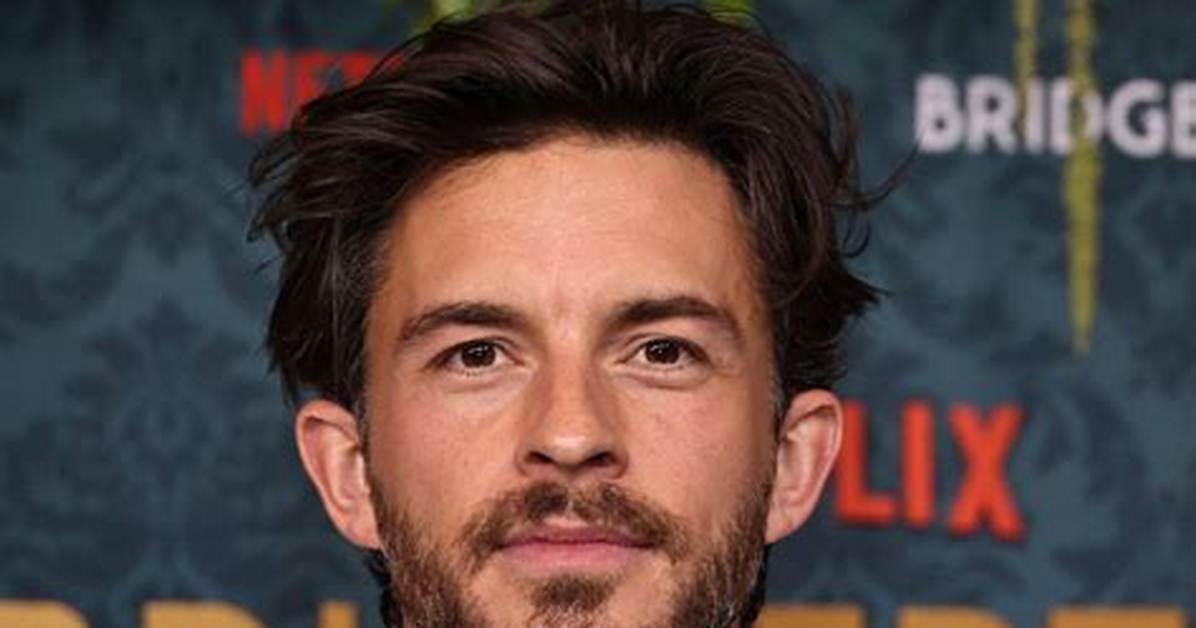 Jonathan Bailey Net Worth