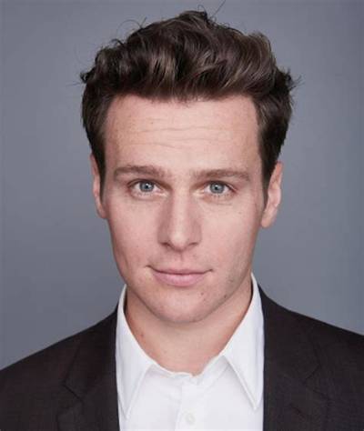 Jonathan Groff Bio (Wiki)