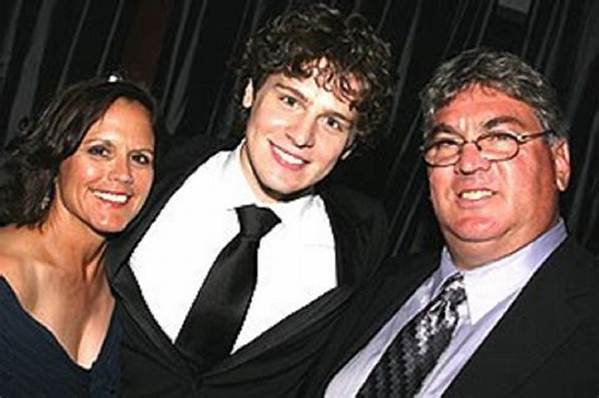 Jonathan Groff | Parents, Ethnicity and Siblings
