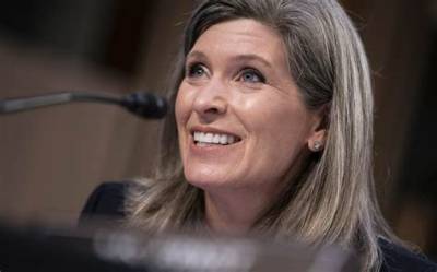 Joni Ernst Height, Weight, Net Worth, Age, Birthday, Wikipedia, Who, Nationality, Biography