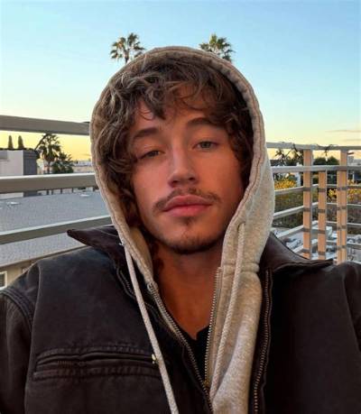 Jordan Huxhold - Age, Family, Bio