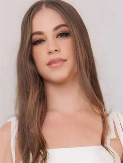 Josie Cox Height, Weight, Net Worth, Age, Birthday, Wikipedia, Who, Nationality, Biography