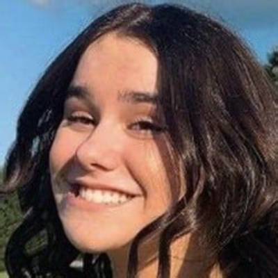 Julia the Kinda Funny Person - Age, Family, Bio