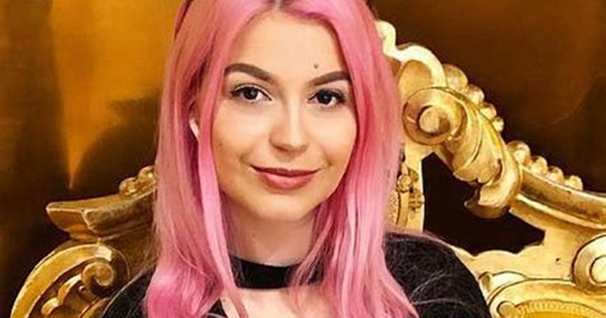Julia Zelg Bio (Wiki)