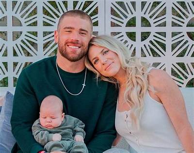 Julie Ertz - Age, Family, Bio