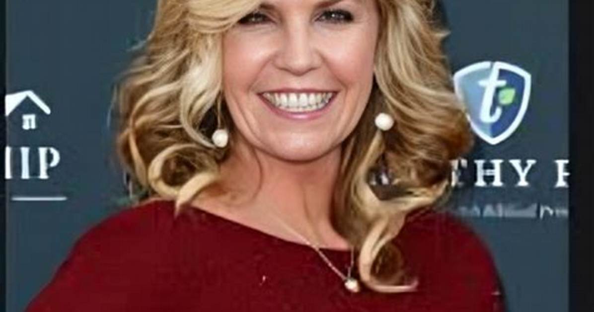 Julie Piekarski - Age, Family, Bio