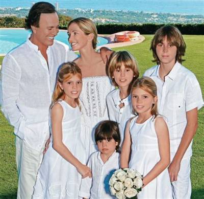 Julio Iglesias Family Life with Wife Miranda Rijnsburger and Children