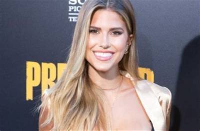 Kara Del Toro Biography: Is She Married? Find out Her Boyfriend, Family, Net Worth