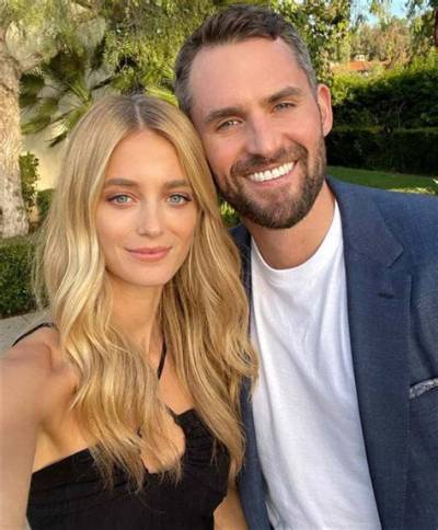 Kate Bock Net Worth, Age, Boyfriend, Family, Biography & More