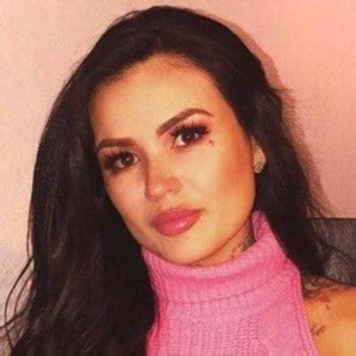 Katherine Flores - Age, Family, Bio