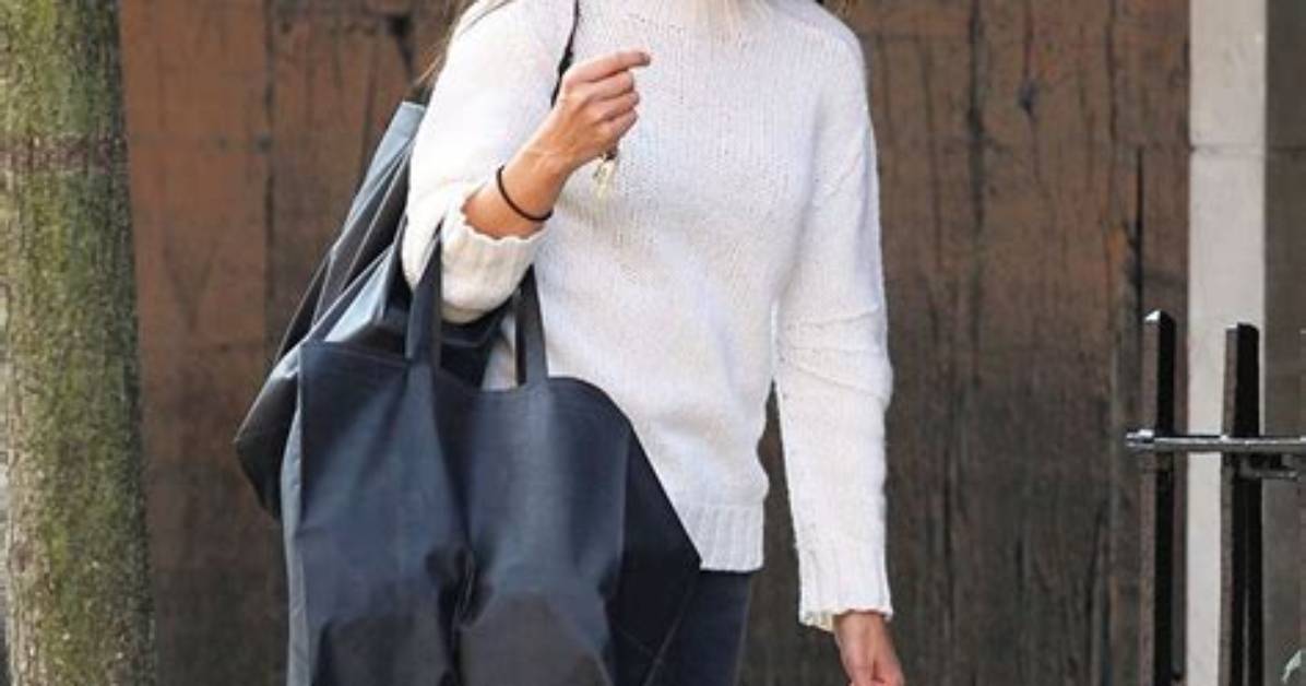 Katie Holmes’ Skinny Jeans, Boots & Derek Lam Purse: Great Look or Very Unflattering?