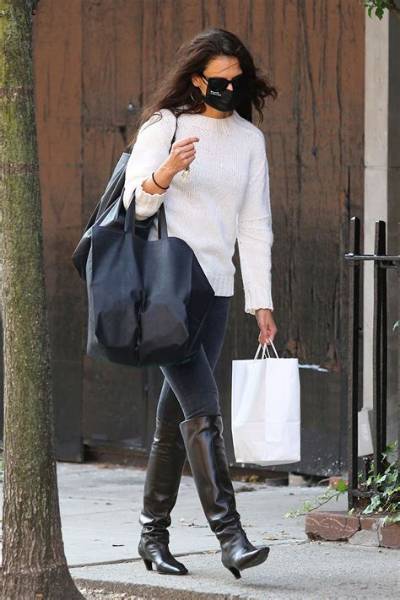 Katie Holmes’ Skinny Jeans, Boots & Derek Lam Purse: Great Look or Very Unflattering?