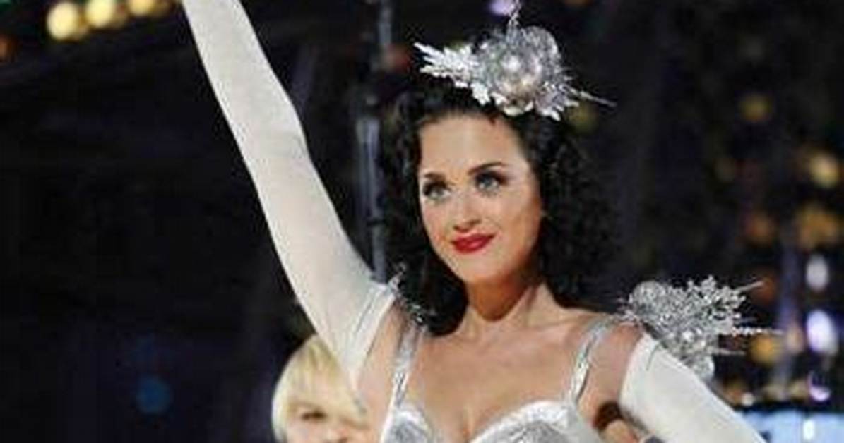 Katy Perry in a Flapper Dress at the Moca Event: Ridiculous or Lovely?