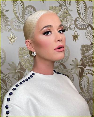 Katy Perry’s Hair Stylist Tries to Explain Why Katy’s Janky Pixie Is Still a Good Idea