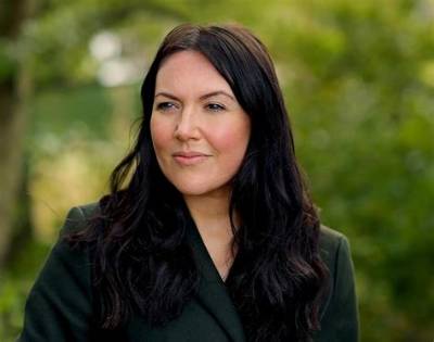 Katy Wix Bio (Wiki)
