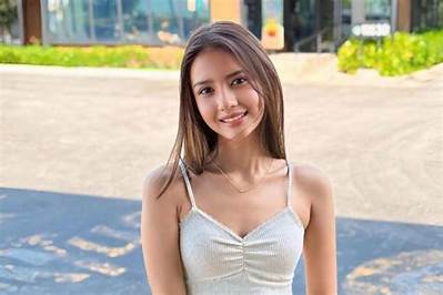 Kayla Herbert - Age, Family, Bio