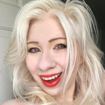 Kayla Ludlow - Age, Family, Bio