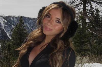 Kayla Manousselis - Age, Family, Bio