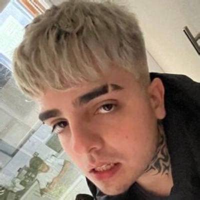 Kaze Kenzo - Age, Family, Bio