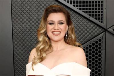 Kelly Clarkson Celebrates 20 Year's Since ‘American Idol’ Win and Don’t You Feel Ancient?