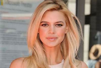 Kelly Rohrbach Net Worth - Wiki, Age, Weight and Height, Relationships, Family, and More