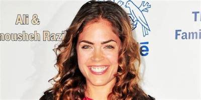 Kelly Thiebaud - Age, Family, Bio