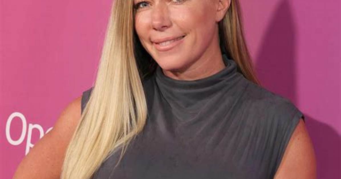 Kendra Wilkinson Reveals Details of Her First Sex Session with Hugh Hefner (Update)