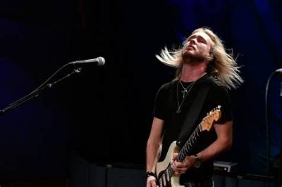 Kenny Wayne Height, Weight, Net Worth, Age, Birthday, Wikipedia, Who, Instagram, Biography