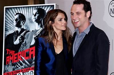 Keri Russell Is Dating Her “Americans” Co-Star Matthew Ryhs