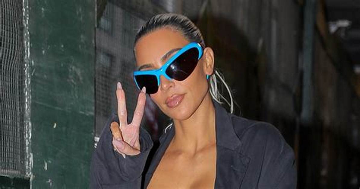 Kim Kardashian Was Booed Like Crazy at Tom Brady’s Netflix Roast