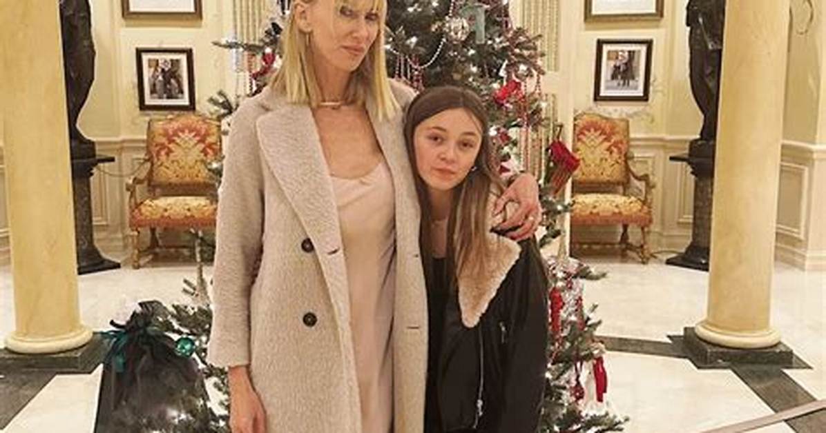 Kimberly Stewart Shares Sweet Photo Celebrating Christmas with Her and Benicio Del Toro’s Daughter